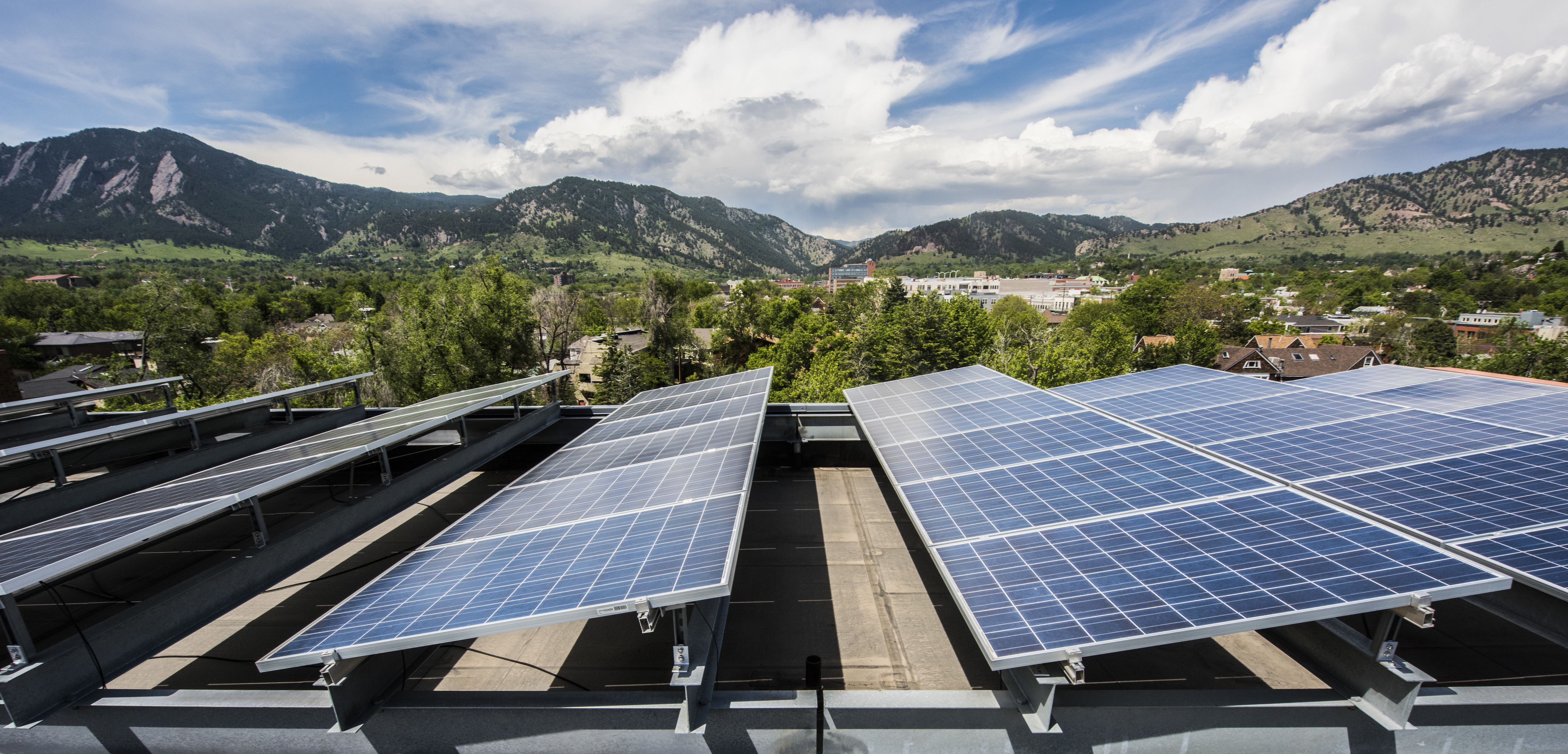 Decentralised Energy and Peer-to-Peer Trading: Why Utilities Need to Wake Up